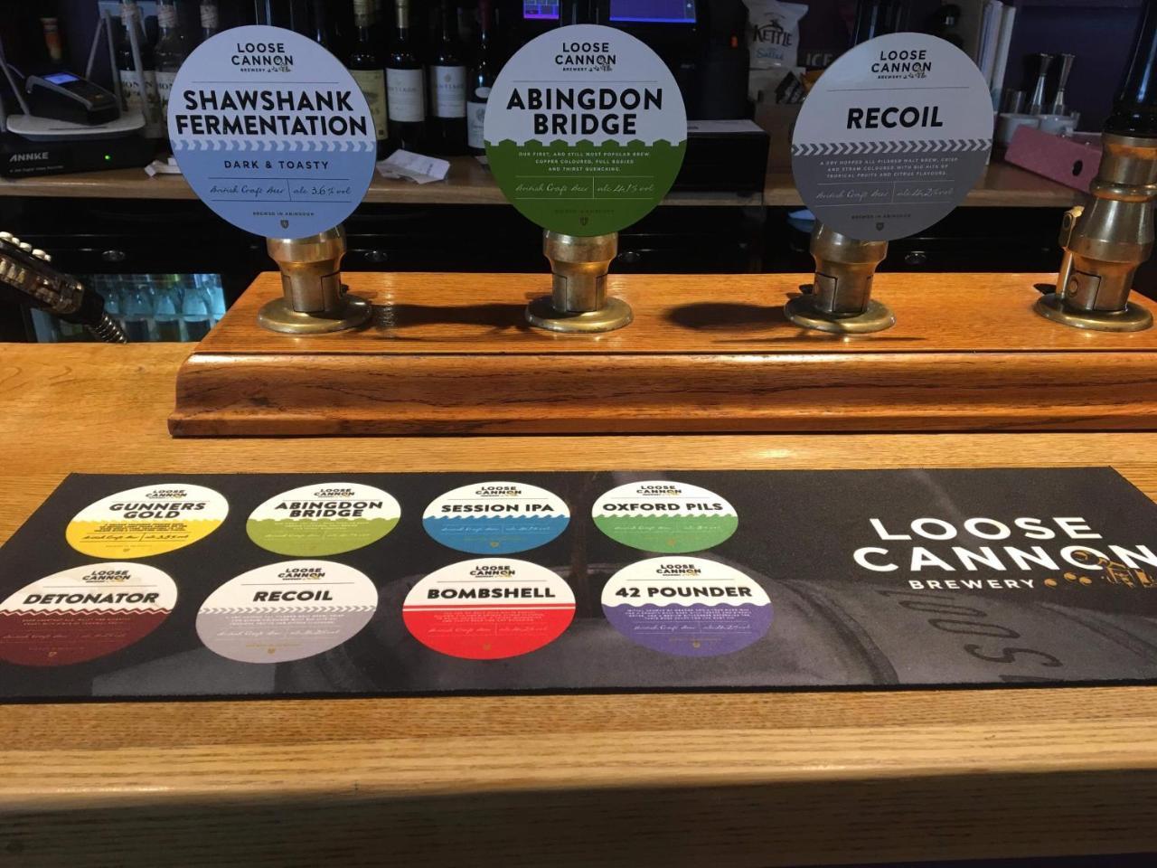 The Volunteer Inn Wantage Bagian luar foto